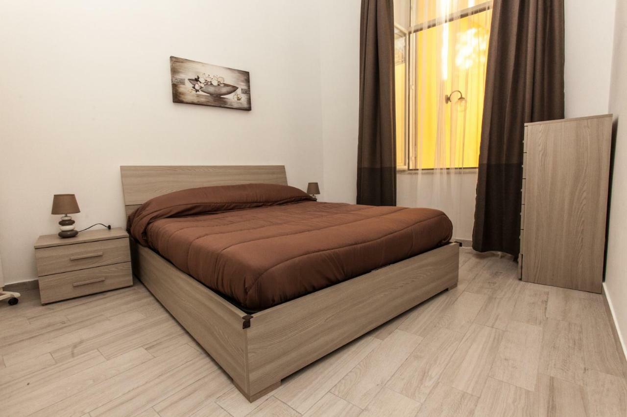 Casasù - Con Terrazzo Al Vomero Appartamento *